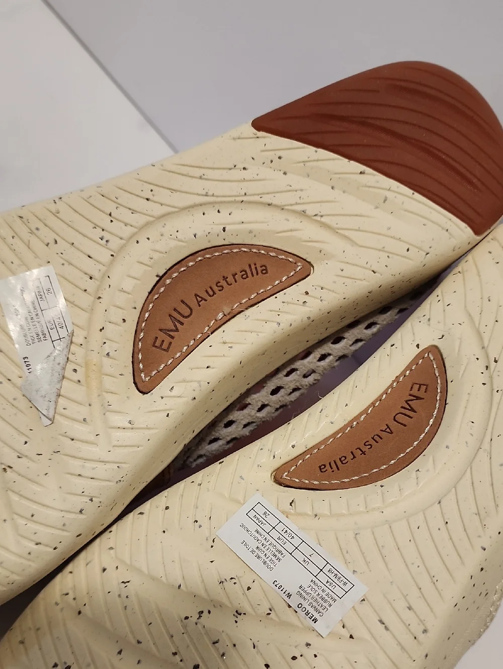 Emu Australia Meroo  Ever Natural  Cream and Tan Slip-On Casual Shoes Brand New